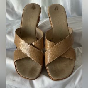 Italian Shoemakers WOMENS size 8.5 Beige Mule Slide Sandals